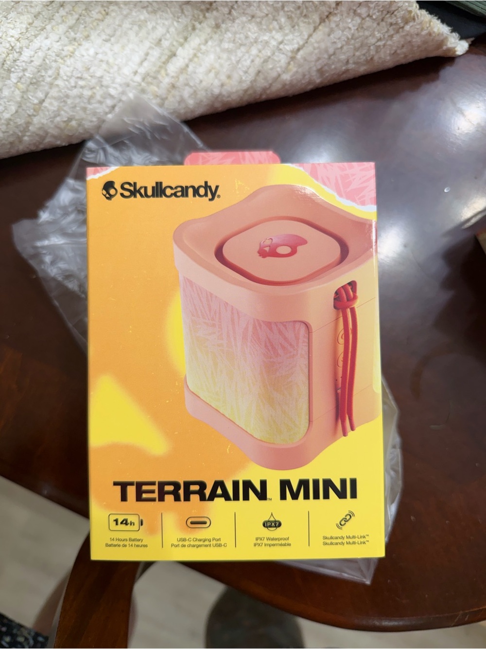 Skullcandy Terrain Mini Portable Bluetooth Speaker - Pink brand new